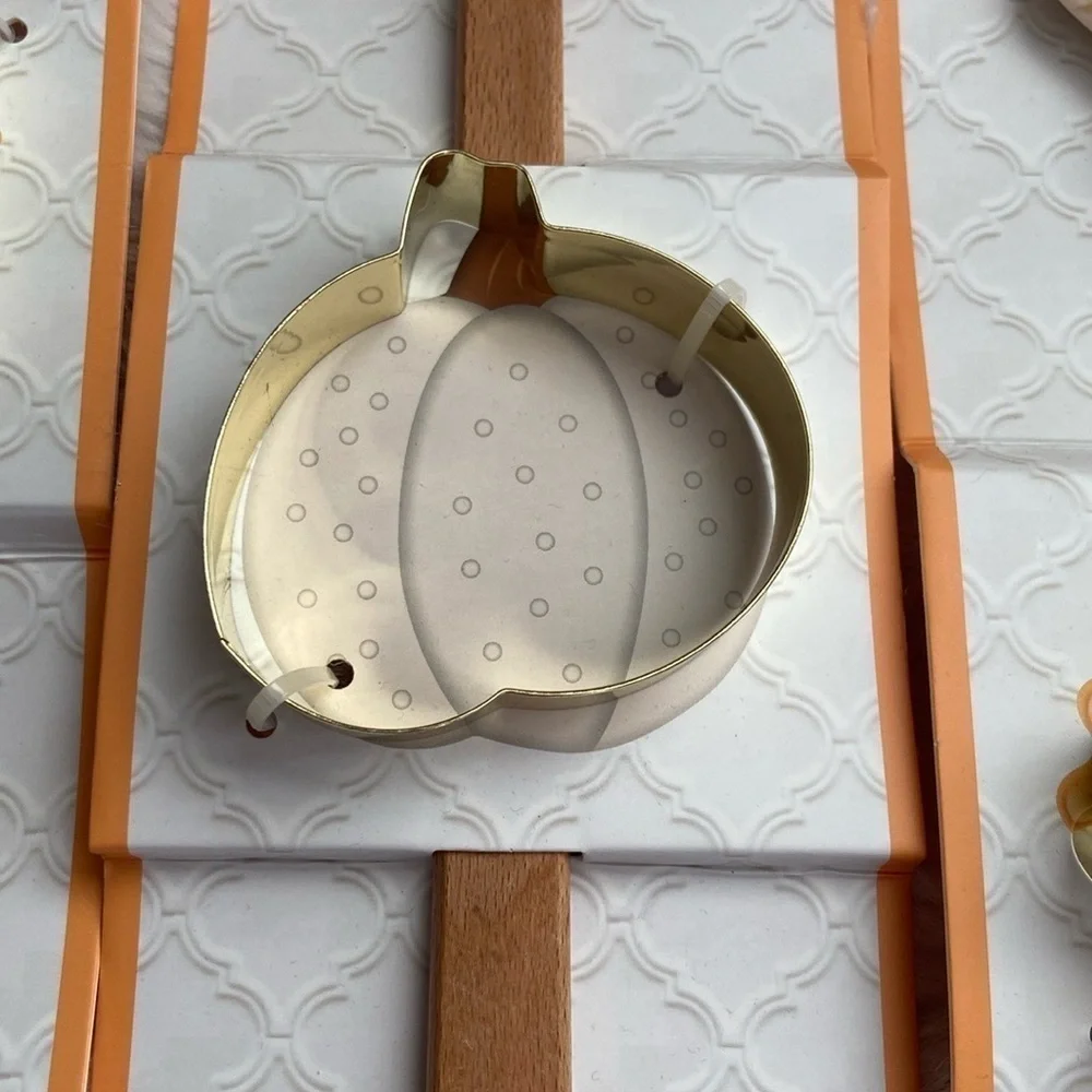 NWT Lot of 4 Fall‎ Spatula and Cookie Cutters